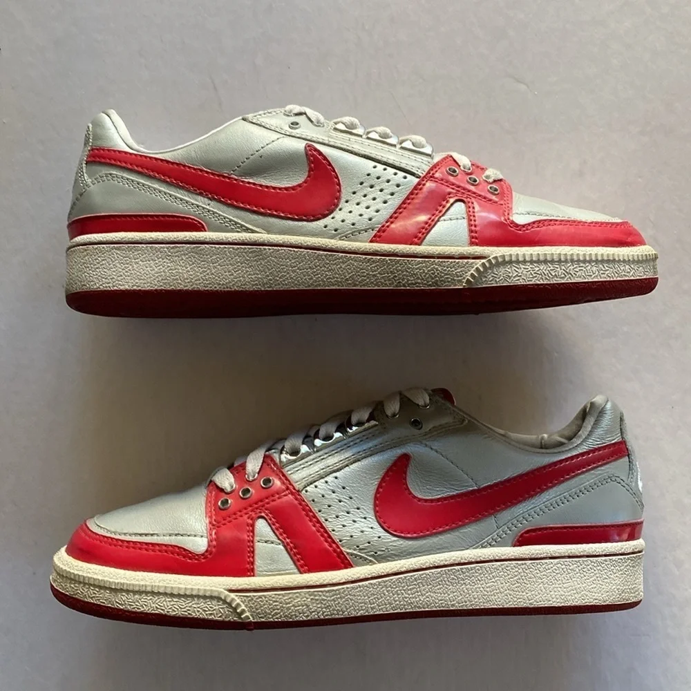 Nike Women’s 2007 Red and Gray Sneakers 316587-061 Size 7.5